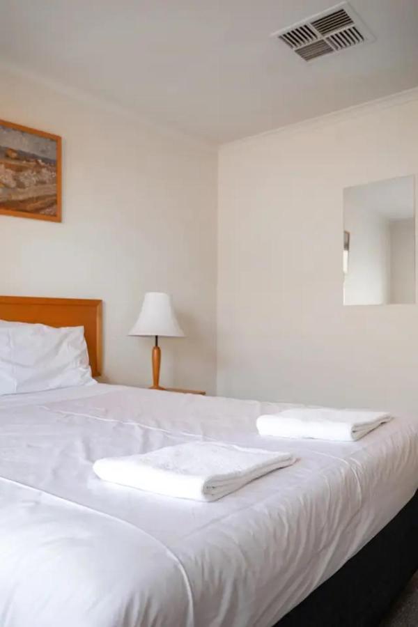 Lamplighter Motel Oakleigh Dış mekan fotoğraf